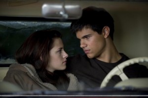 kristen_stewart_taylor_lautner_new_moon-535x356 kristen_stewart_taylor_lautner_new_moon-535x356